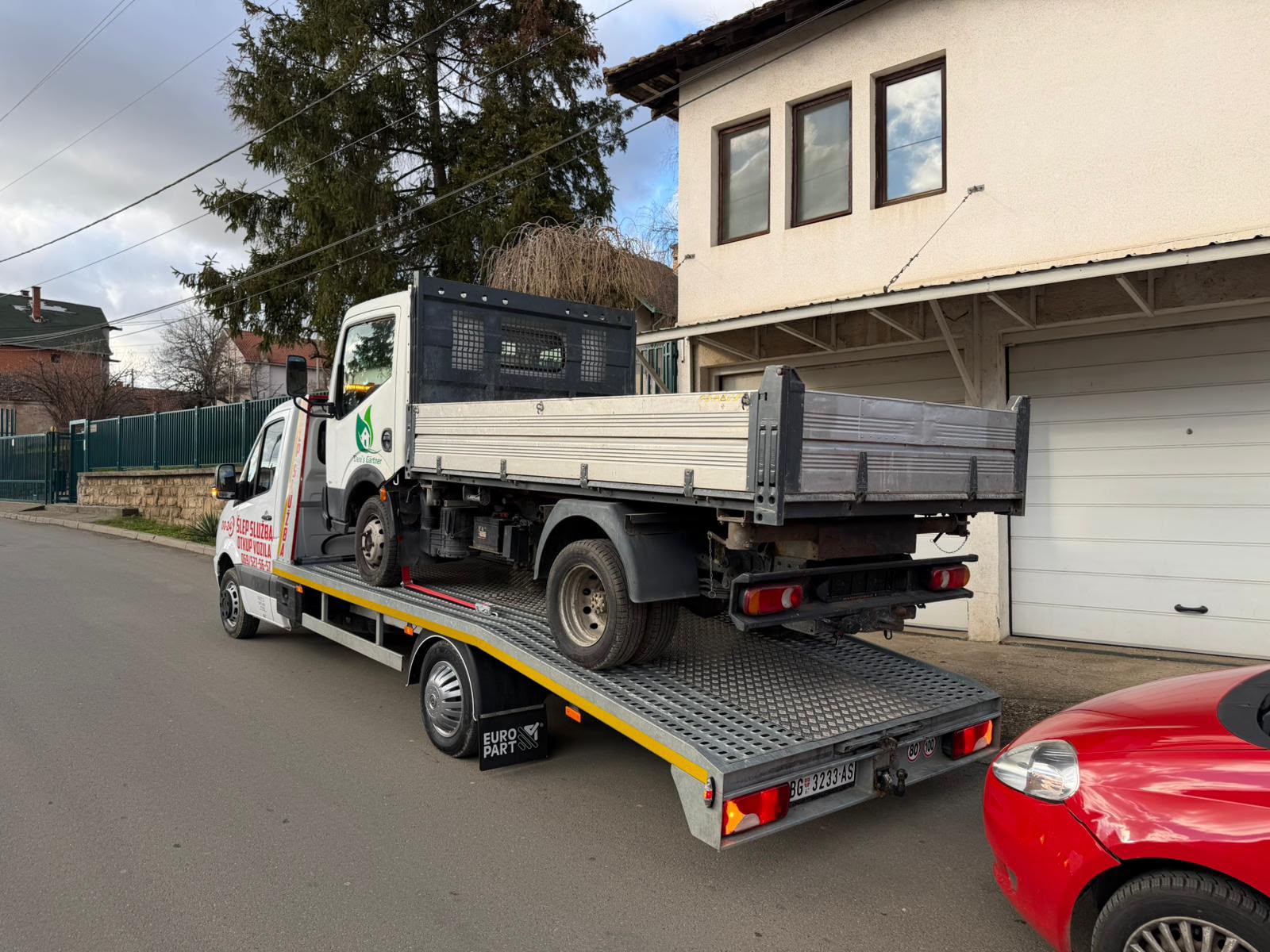 Kapacitet do 3.5 tone — Šlepujemo i veća kombi i teretna vozila